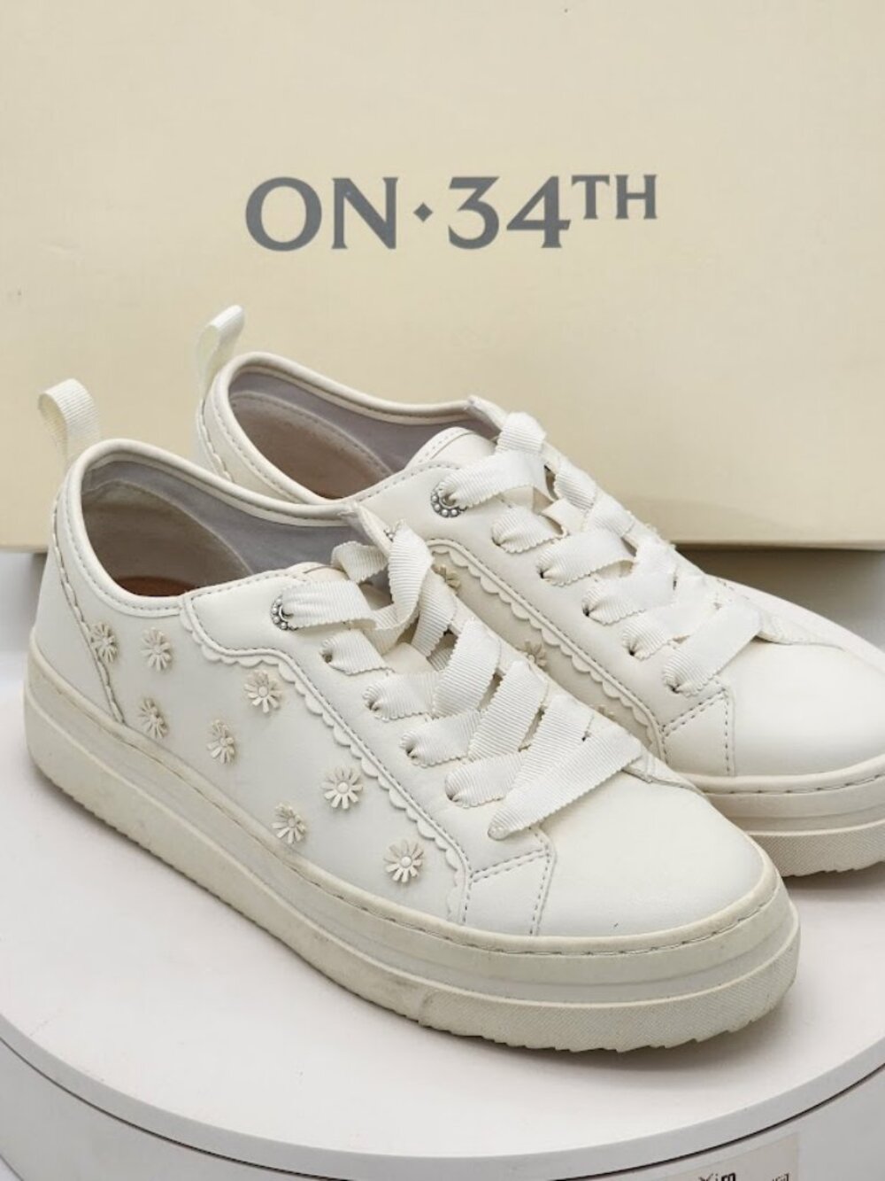 On 34th Carrie White Linen Floral Lace-Up Sneakers Women’s Size 7